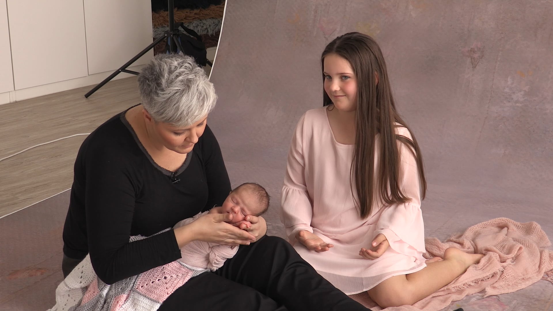SIBLING POSING - 5 - Sitting Sibling with Newborn